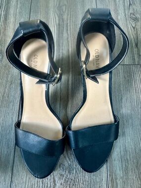 Old Navy Black Ankle-Strap Block Heels with Gold Buckle Accent